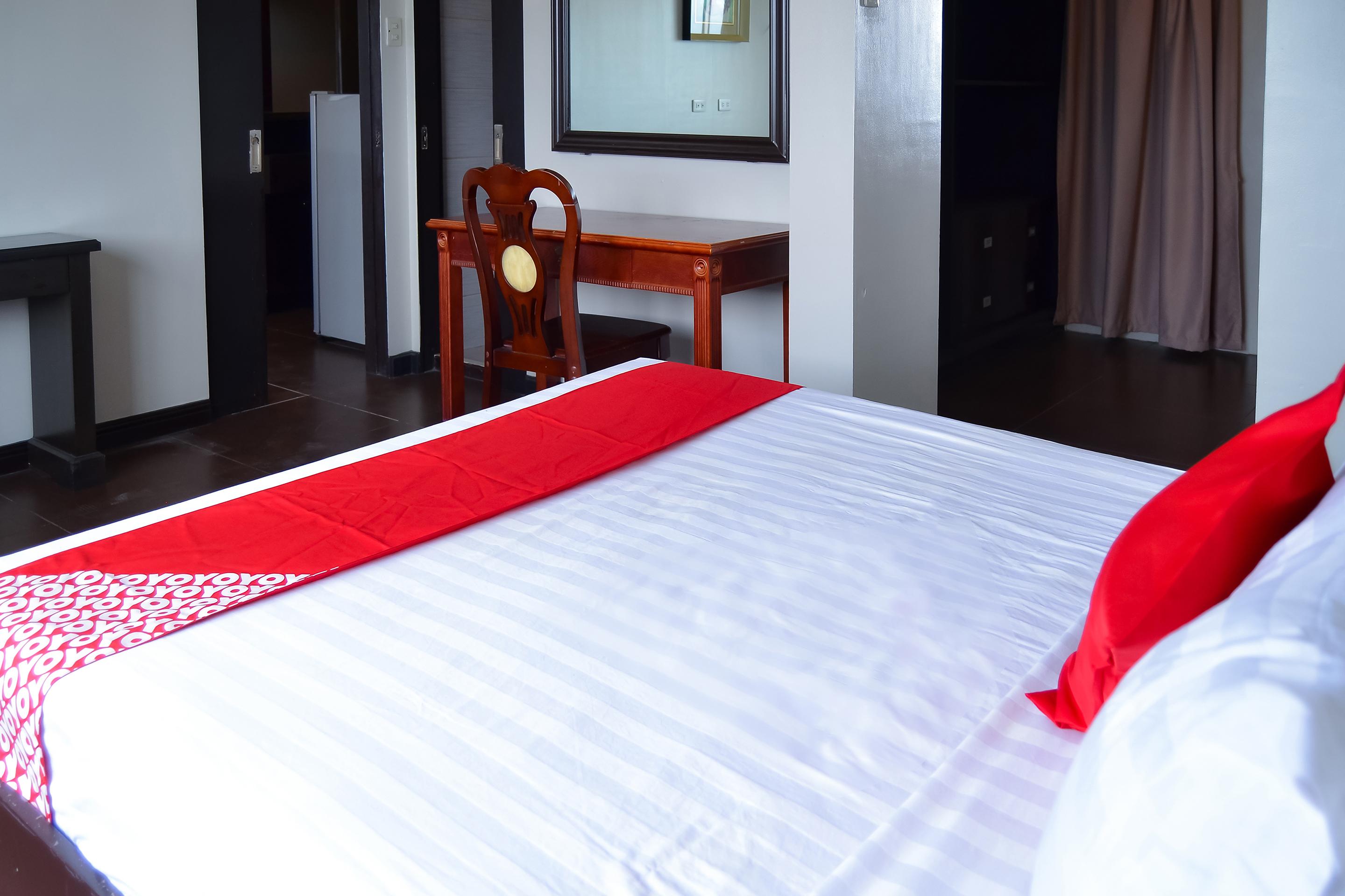 Super Oyo 791 Bell Mansion Hotel Bandar Quezon Luaran gambar