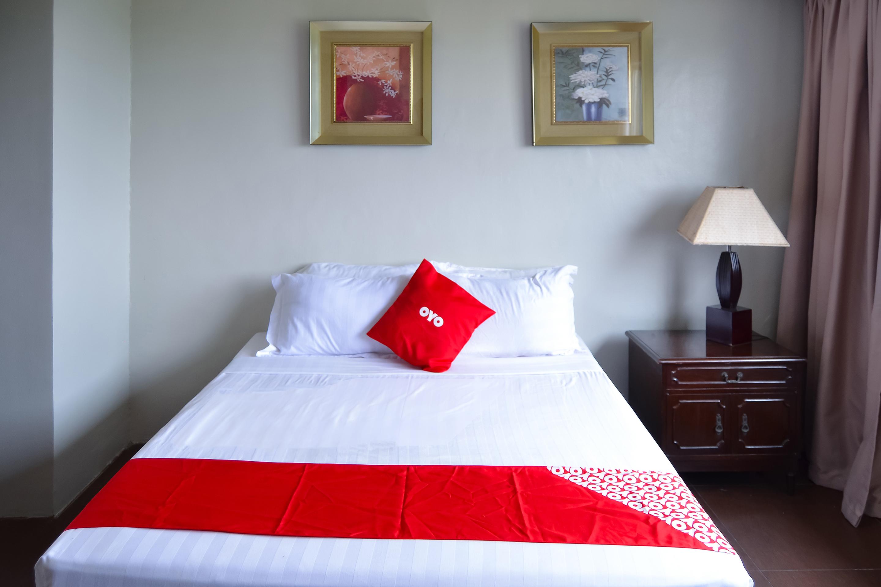 Super Oyo 791 Bell Mansion Hotel Bandar Quezon Luaran gambar