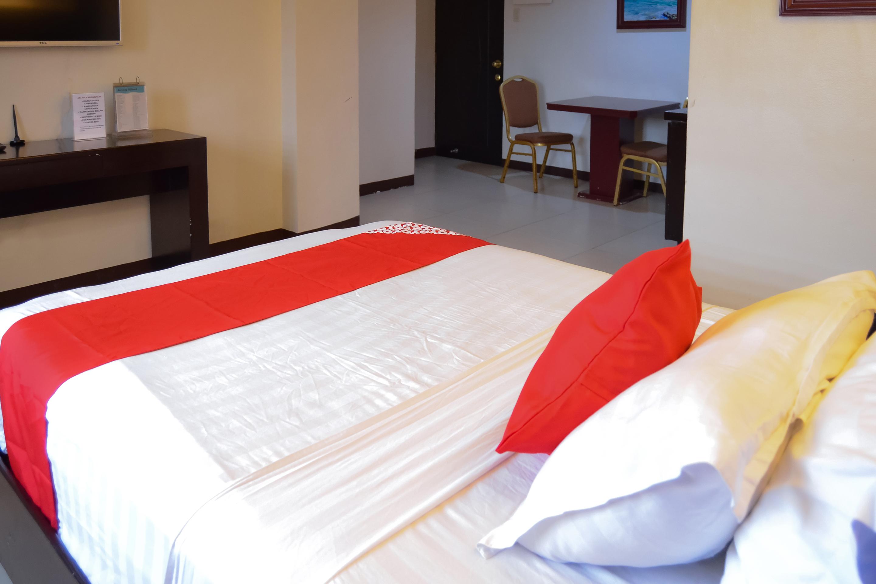 Super Oyo 791 Bell Mansion Hotel Bandar Quezon Luaran gambar