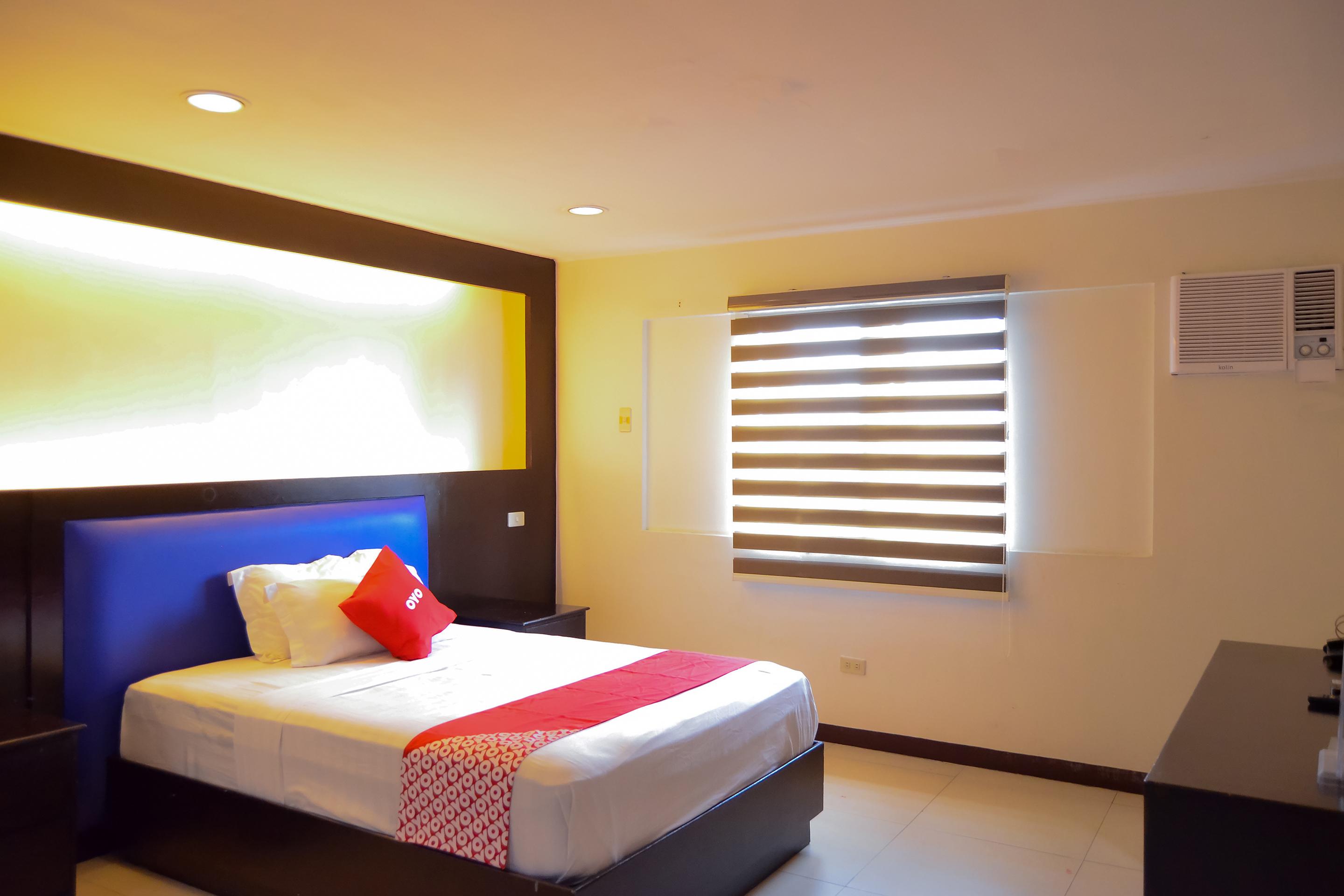 Super Oyo 791 Bell Mansion Hotel Bandar Quezon Luaran gambar